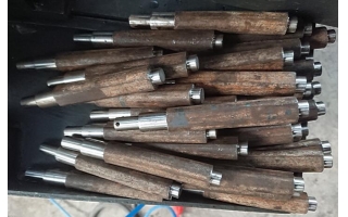 各種直銷、直桿-自動(dòng)鉆孔機(jī)設(shè)計(jì)制造案例